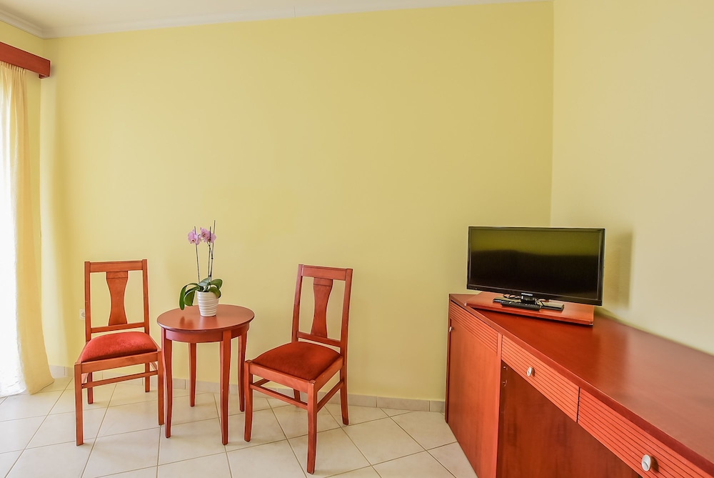 Timos Hotel — Hotel rooms in Laganas, Ionian Islands