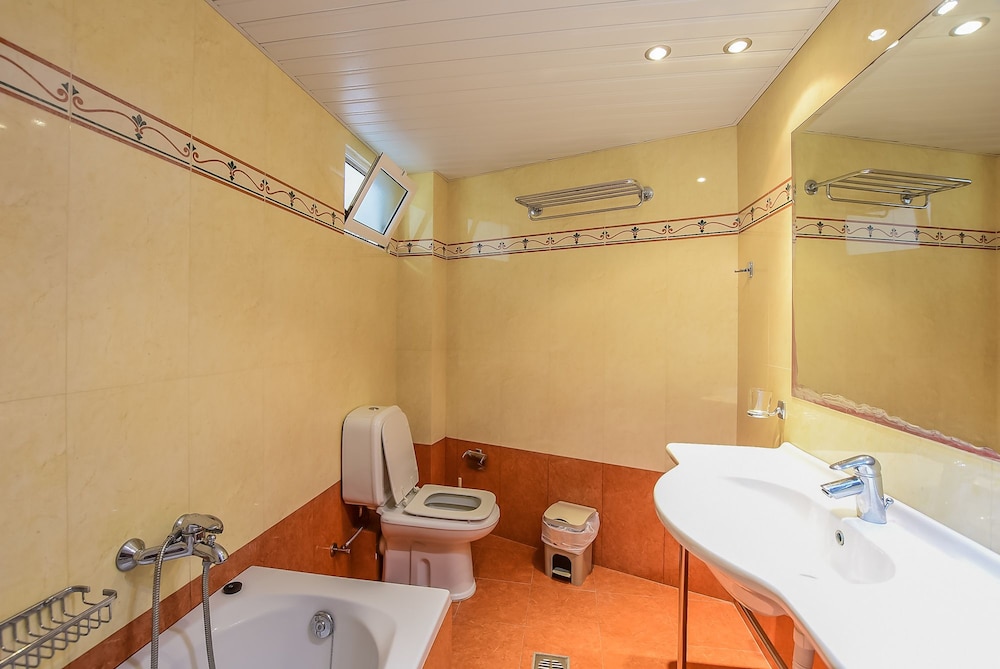 Timos Hotel — Hotel rooms in Laganas, Ionian Islands