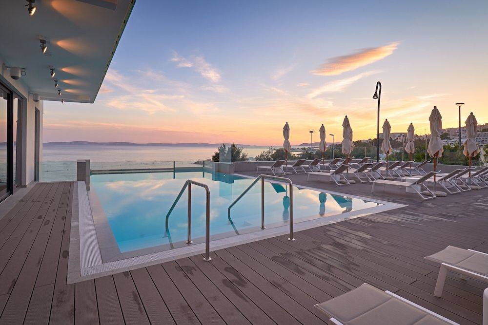 Amphora Hotel image