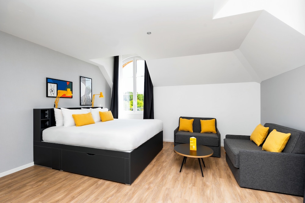Staycity Aparthotels, Near Disneyland® Paris — Hotel rooms in Disneyland Paris, Ile-de-France