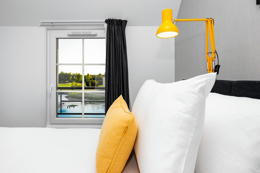 Staycity Aparthotels, Near Disneyland® Paris — Hotel rooms in Disneyland Paris, Ile-de-France