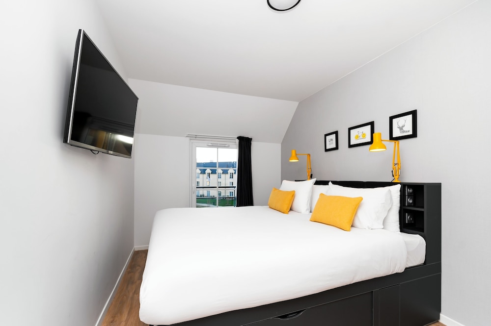 Staycity Aparthotels, Near Disneyland® Paris — Hotel rooms in Disneyland Paris, Ile-de-France