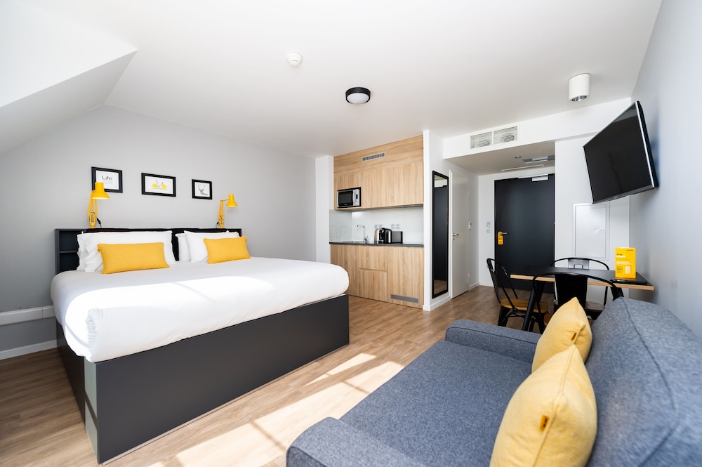 Staycity Aparthotels, Near Disneyland® Paris — Hotel rooms in Disneyland Paris, Ile-de-France