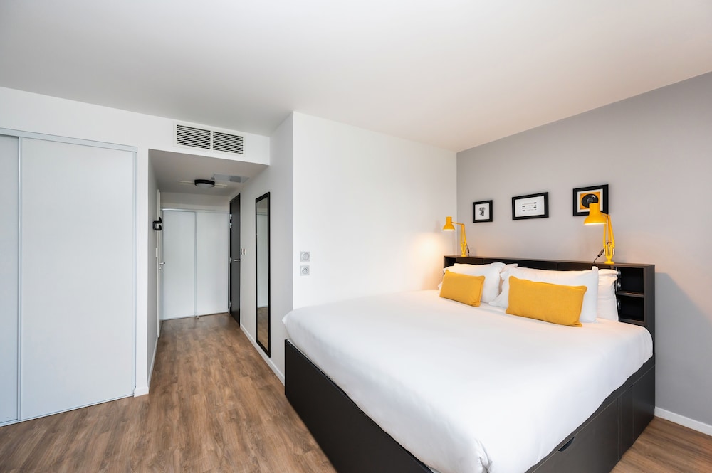 Staycity Aparthotels, Near Disneyland® Paris — Hotel rooms in Disneyland Paris, Ile-de-France