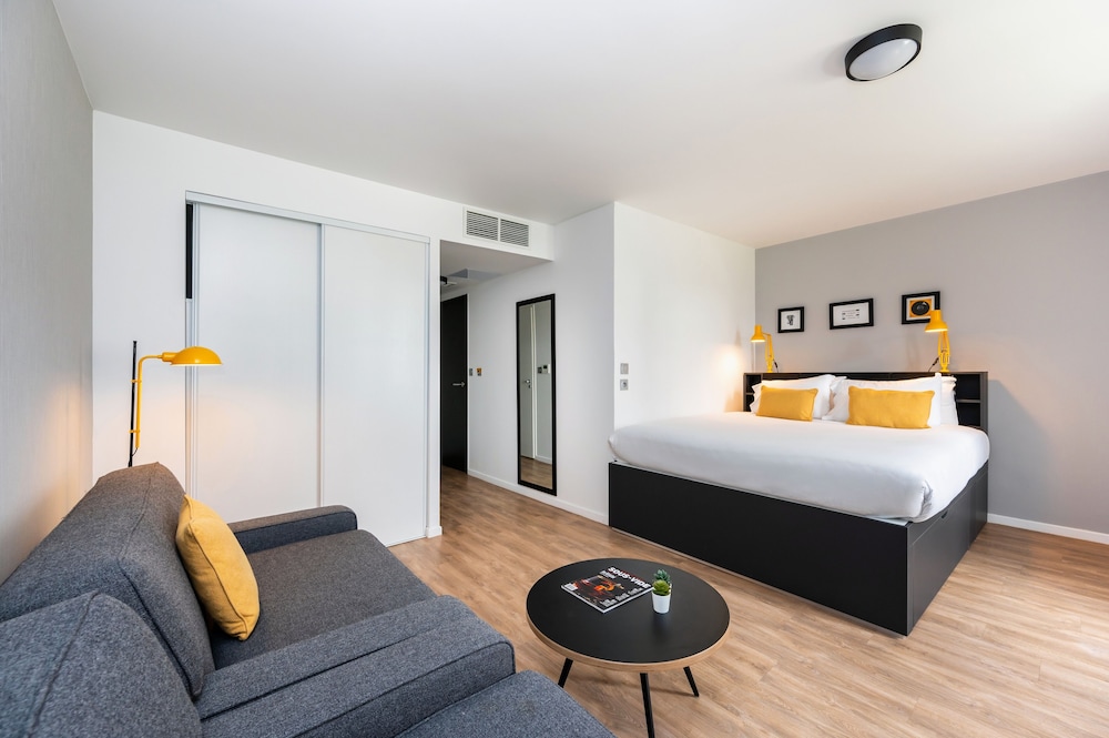 Staycity Aparthotels, Near Disneyland® Paris — Hotel rooms in Disneyland Paris, Ile-de-France