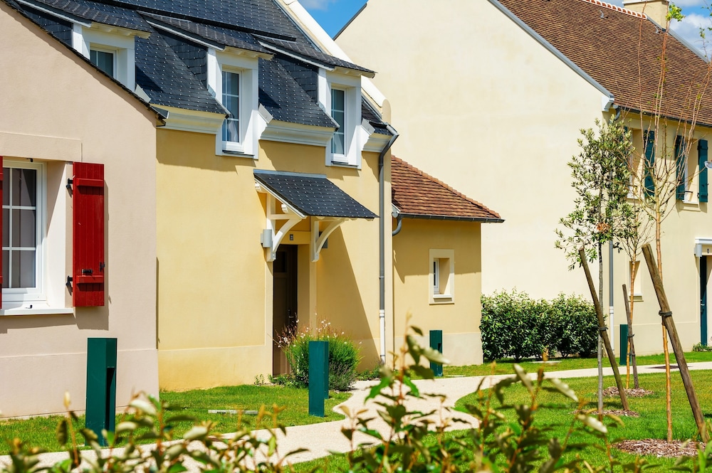 Staycity Aparthotels, Near Disneyland® Paris — Hotel building in Disneyland Paris, Ile-de-France