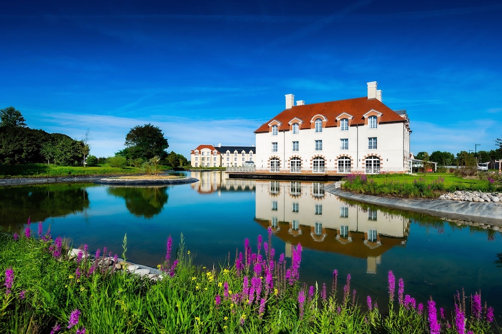 Staycity Aparthotels, Near Disneyland® Paris — Hotel building in Disneyland Paris, Ile-de-France