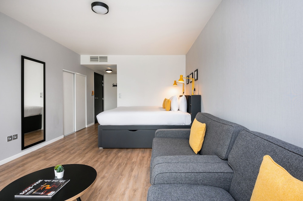 Staycity Aparthotels, Near Disneyland® Paris — Hotel rooms in Disneyland Paris, Ile-de-France