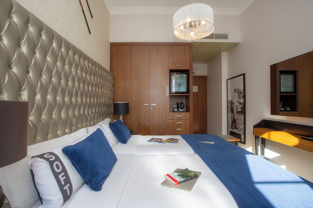 Casual Belle Epoque Lisboa Hotel by Casual Hoteles — Hotel rooms in Lisbon, Lisboa