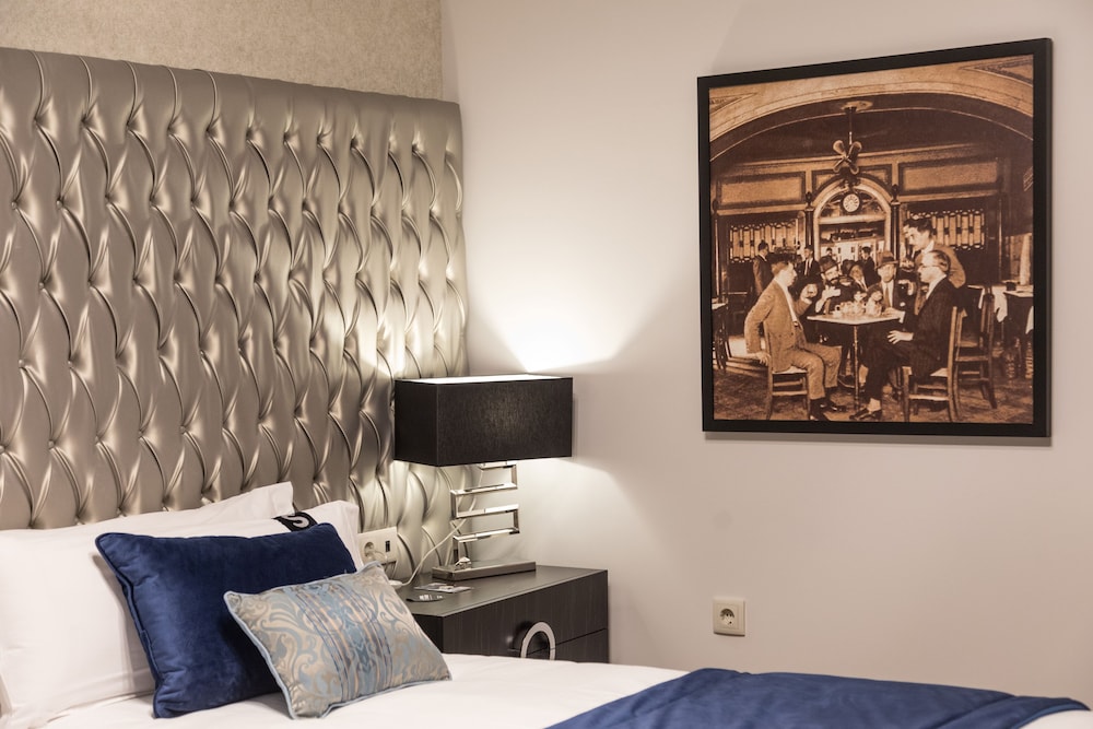 Casual Belle Epoque Lisboa Hotel by Casual Hoteles — Hotel rooms in Lisbon, Lisboa