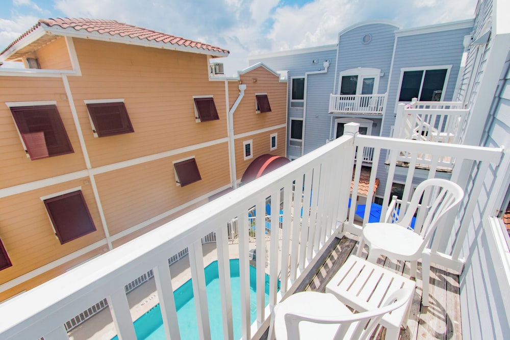 Seaside Amelia Inn — Swimming pool in Amelia Island, Florida