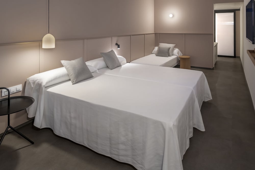 GHT Miratge - Adults Only — Rooms in Lloret de Mar, Catalonia