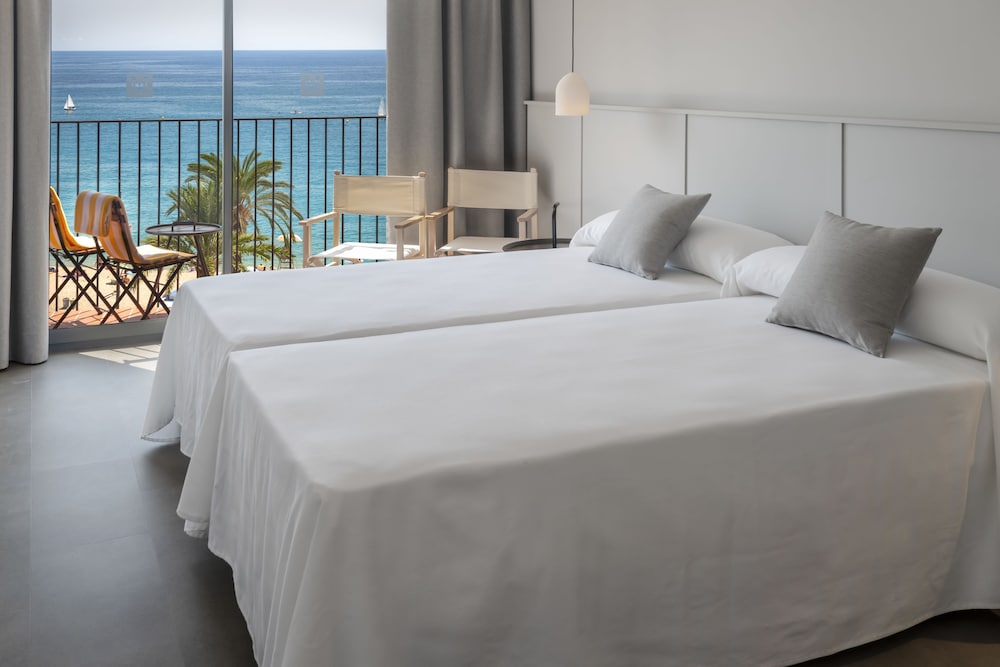 GHT Miratge - Adults Only — Rooms in Lloret de Mar, Catalonia