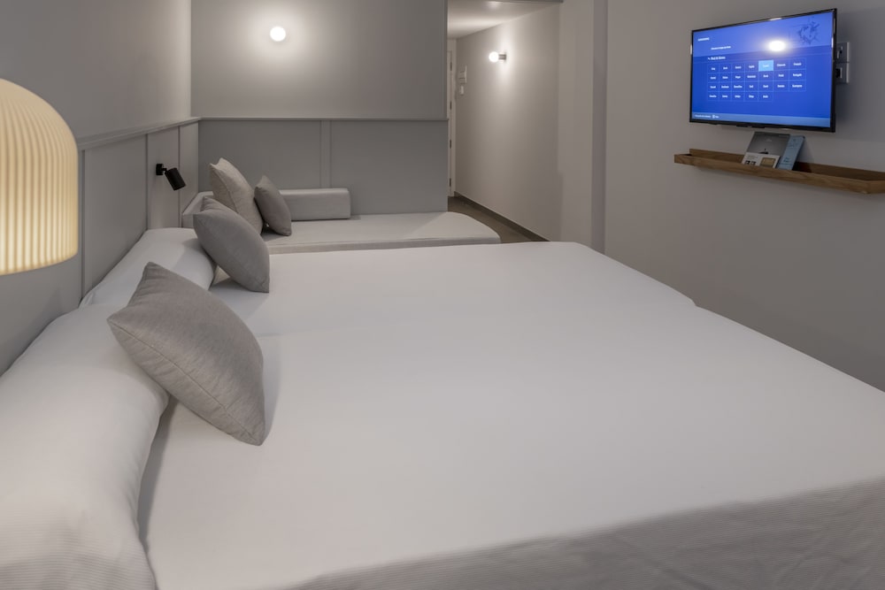 GHT Miratge - Adults Only — Rooms in Lloret de Mar, Catalonia
