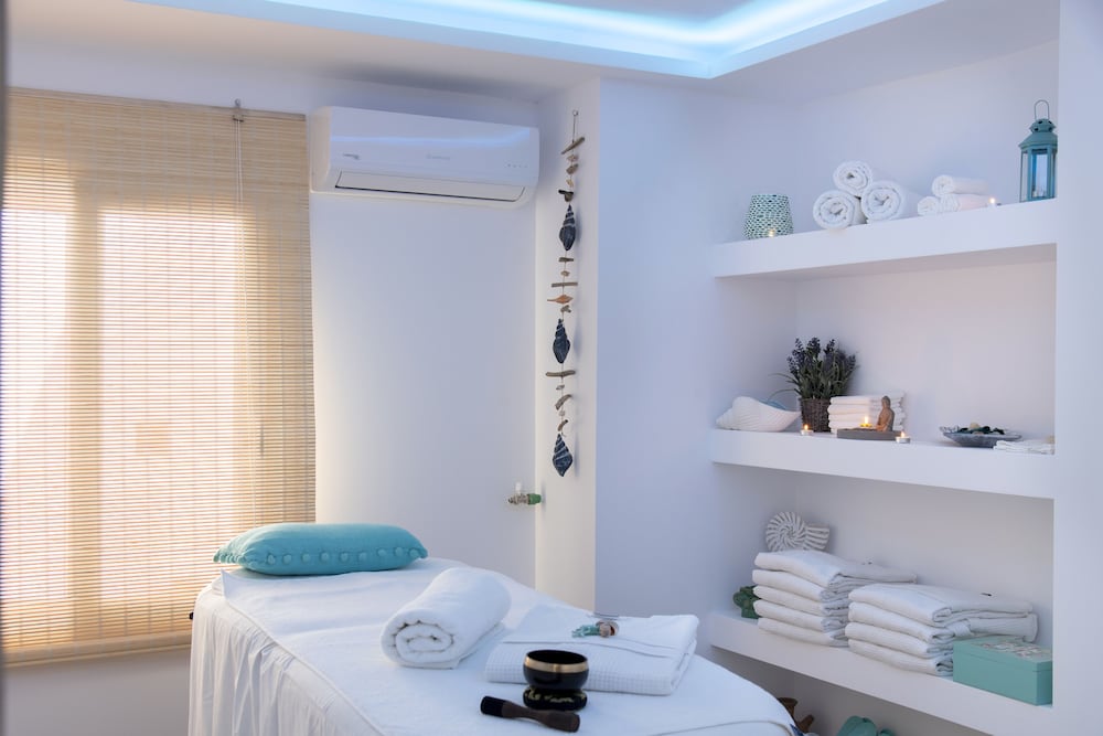 Naiades Marina Hotel — Hotel rooms in Ammoudara (Agios Nikolaos)