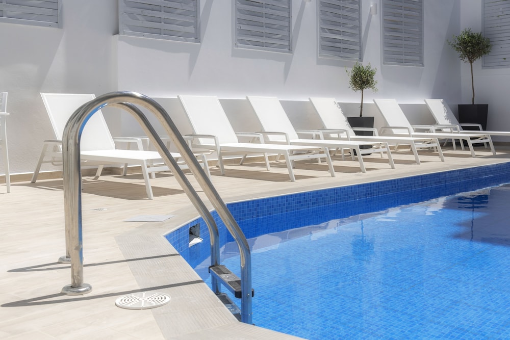 Naiades Marina Hotel — Swimming pool in Ammoudara (Agios Nikolaos)