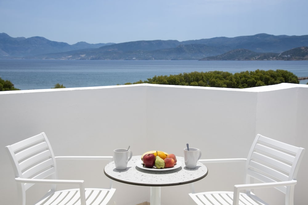 Naiades Marina Hotel — Hotel rooms in Ammoudara (Agios Nikolaos)