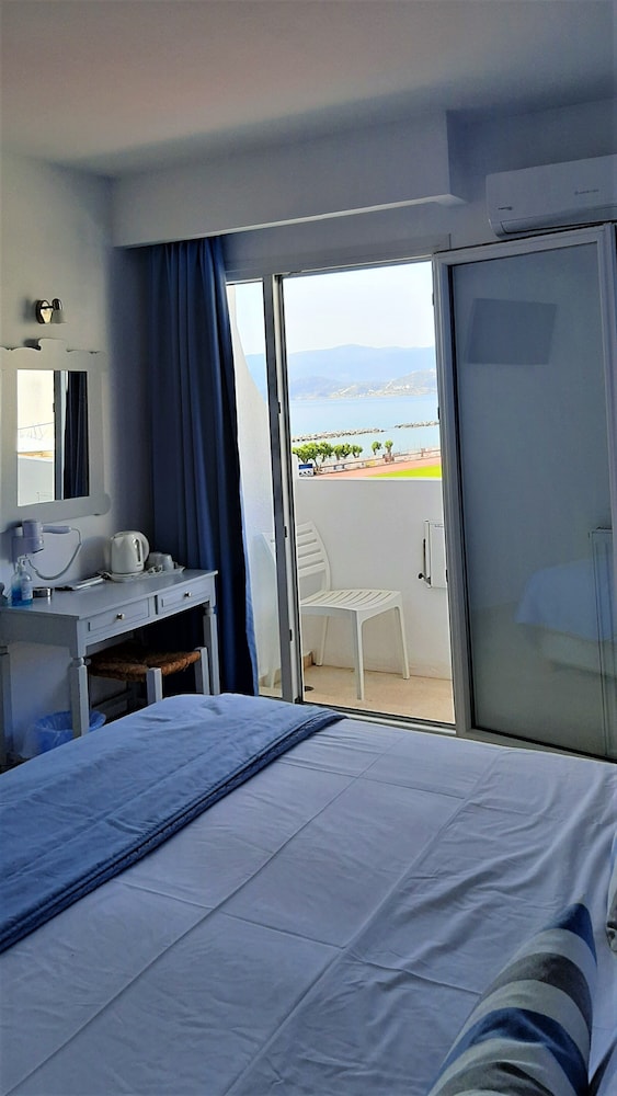 Naiades Marina Hotel — Hotel rooms in Ammoudara (Agios Nikolaos)