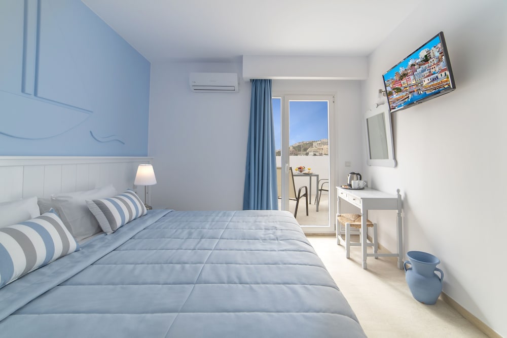 Naiades Marina Hotel — Hotel rooms in Ammoudara (Agios Nikolaos)