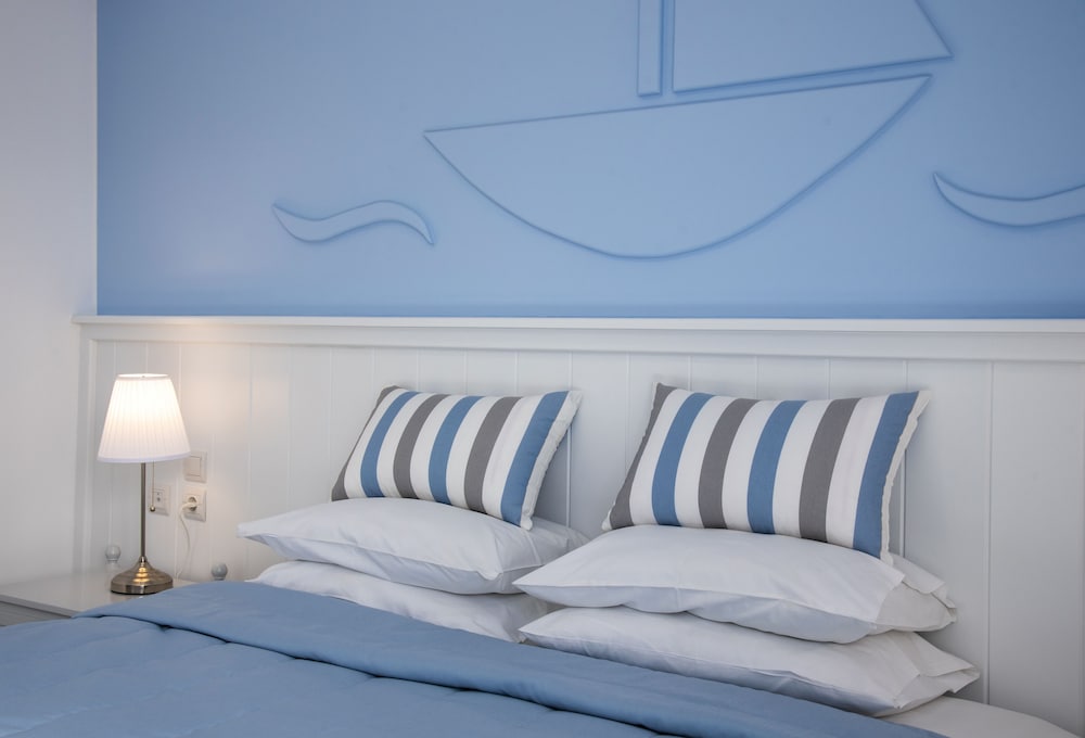 Naiades Marina Hotel — Hotel rooms in Ammoudara (Agios Nikolaos)