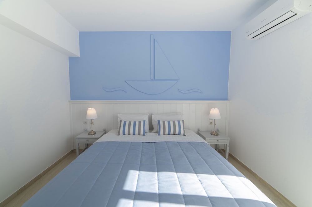 Naiades Marina Hotel — Hotel rooms in Ammoudara (Agios Nikolaos)