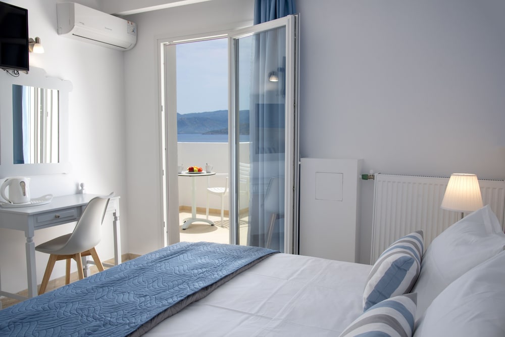 Naiades Marina Hotel — Hotel rooms in Ammoudara (Agios Nikolaos)