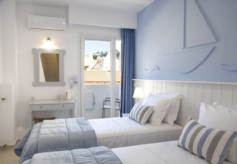 Naiades Marina Hotel — Hotel rooms in Ammoudara (Agios Nikolaos)