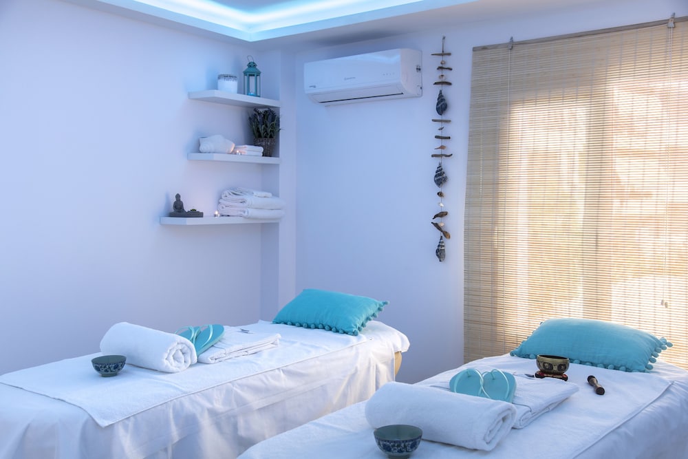 Naiades Marina Hotel — Hotel rooms in Ammoudara (Agios Nikolaos)