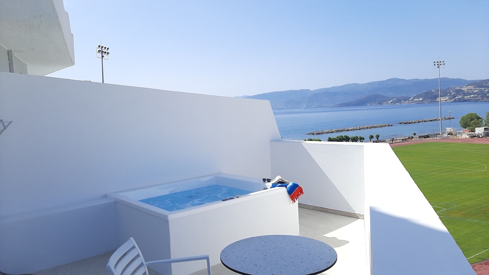 Naiades Marina Hotel — Swimming pool in Ammoudara (Agios Nikolaos)