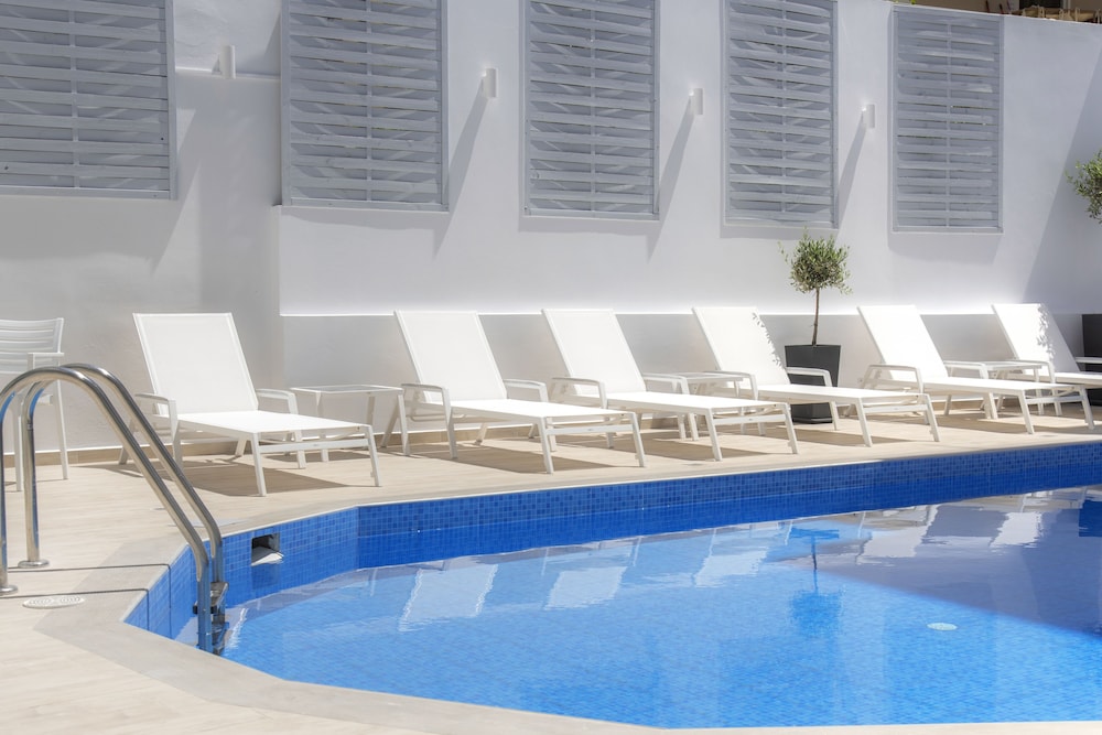 Naiades Marina Hotel — Swimming pool in Ammoudara (Agios Nikolaos)