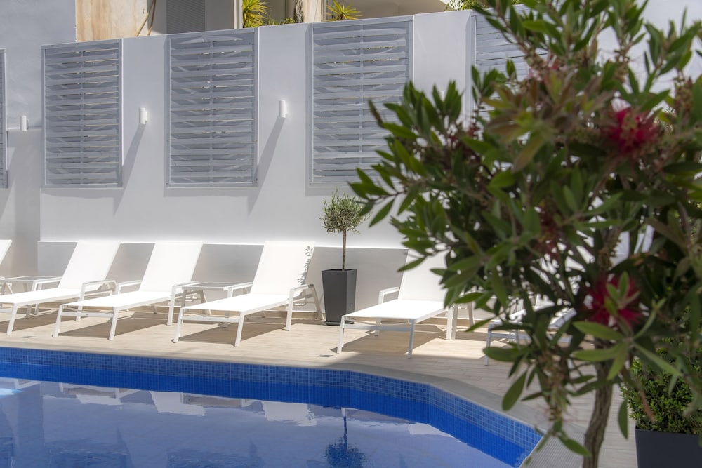 Naiades Marina Hotel — Swimming pool in Ammoudara (Agios Nikolaos)