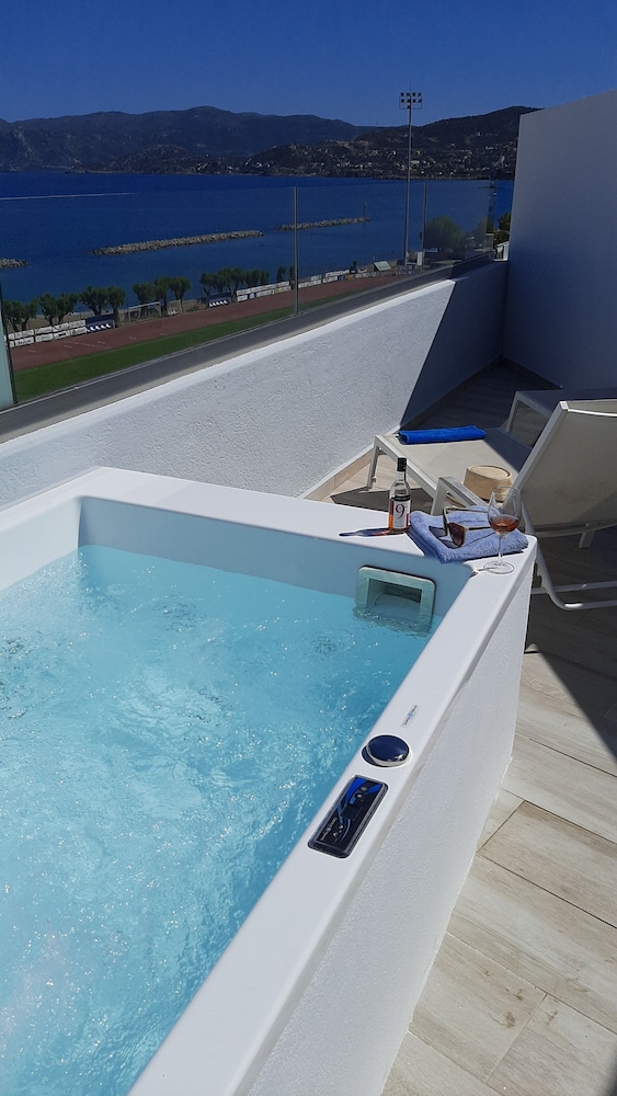 Naiades Marina Hotel — Swimming pool in Ammoudara (Agios Nikolaos)