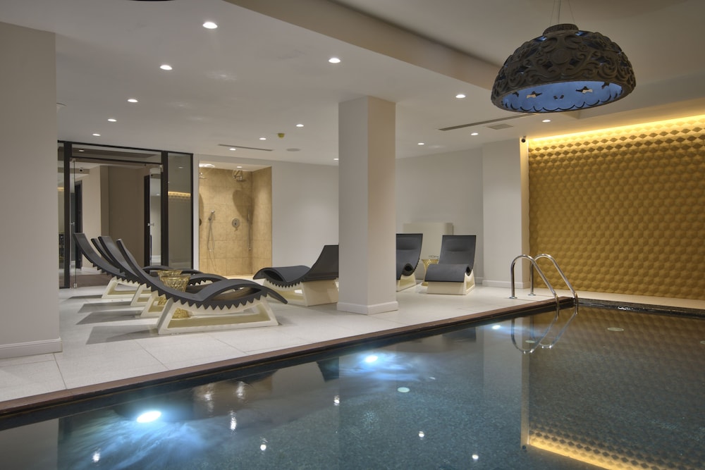 HOLM Boutique &Spa - IK Collection — Swimming pool in Sliema, Malta Island