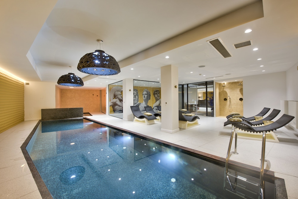 HOLM Boutique &Spa - IK Collection — Swimming pool in Sliema, Malta Island