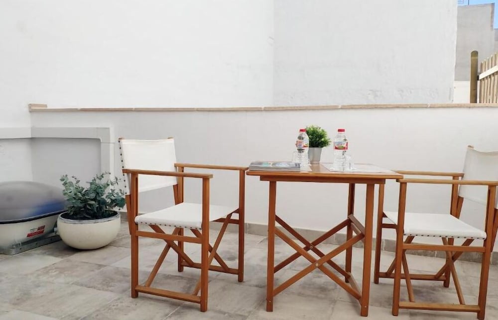 Hotel Ses 5 Claus — Hotel rooms in Ciutadella de Menorca, Balearic Islands