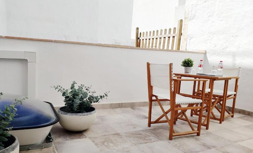 Hotel Ses 5 Claus — Hotel building in Ciutadella de Menorca, Balearic Islands