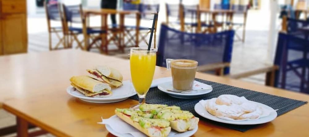 Hotel Ses 5 Claus — Restaurant & bars in Ciutadella de Menorca, Balearic Islands