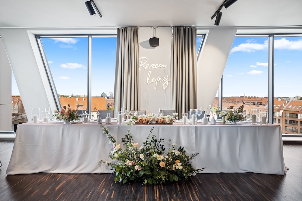 Holiday Inn Gdansk - City Centre by IHG — Restaurant & bars in Gdansk, Pomeranian