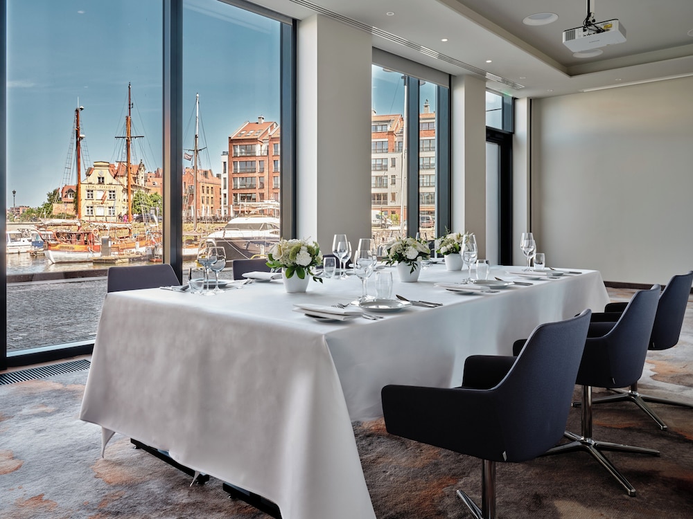 Holiday Inn Gdansk - City Centre by IHG — Restaurant & bars in Gdansk, Pomeranian
