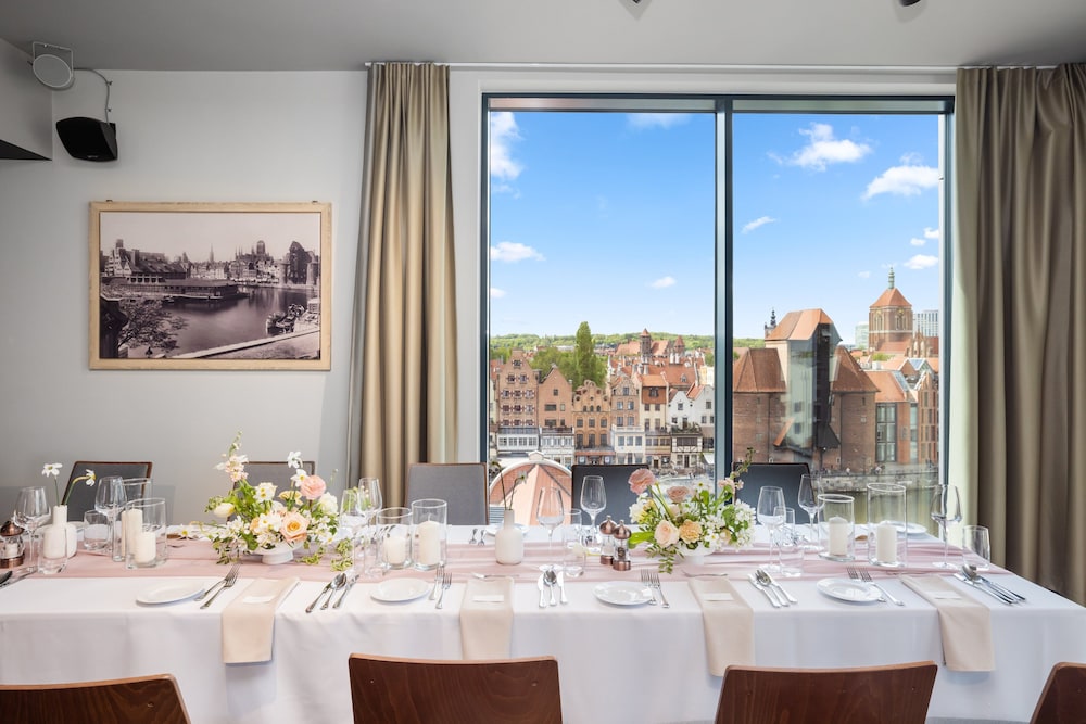 Holiday Inn Gdansk - City Centre by IHG — Restaurant & bars in Gdansk, Pomeranian