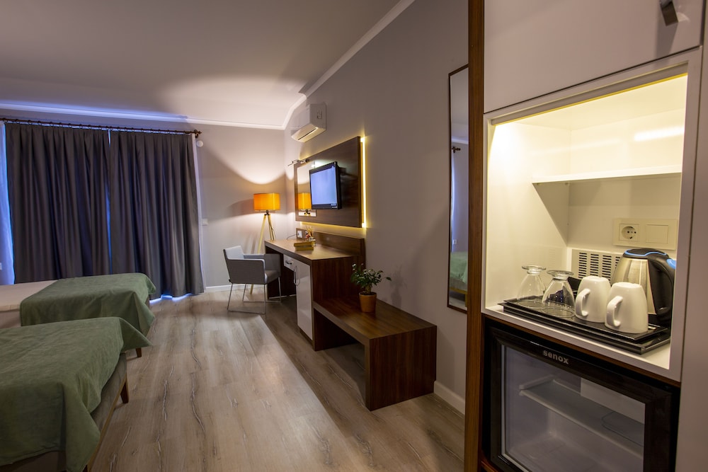 HMA Hotel & Suites — Hotel rooms in Alanya