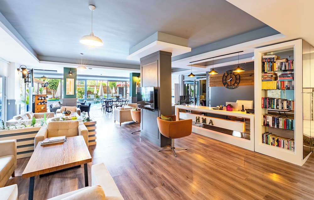 HMA Hotel & Suites — Restaurant & bars in Alanya