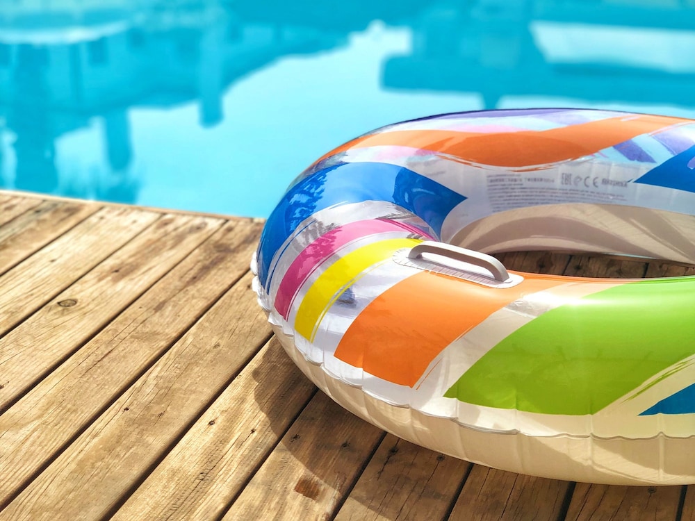 HMA Hotel & Suites — Swimming pool in Alanya