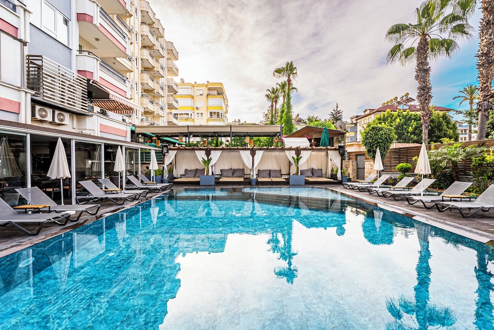 HMA Hotel & Suites - zdjęcie 2