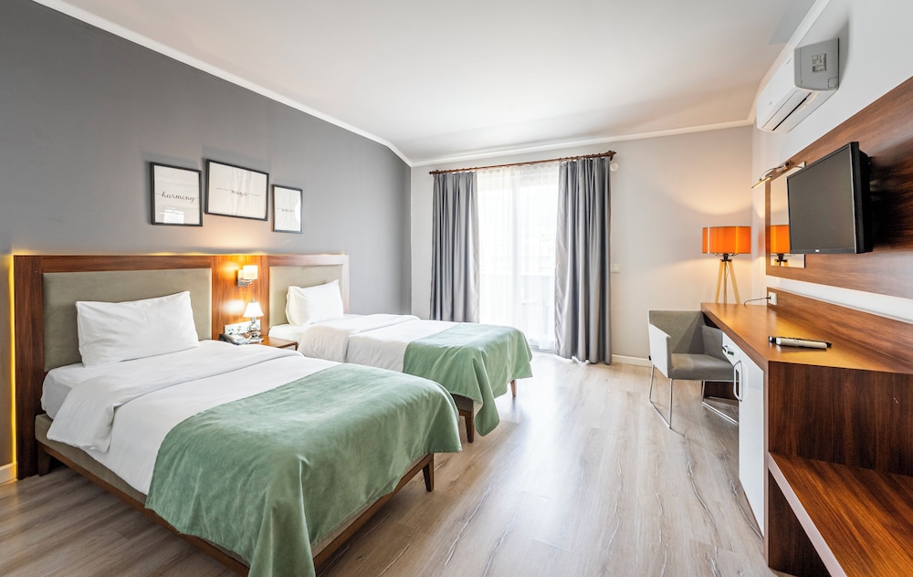 HMA Hotel & Suites — Hotel rooms in Alanya
