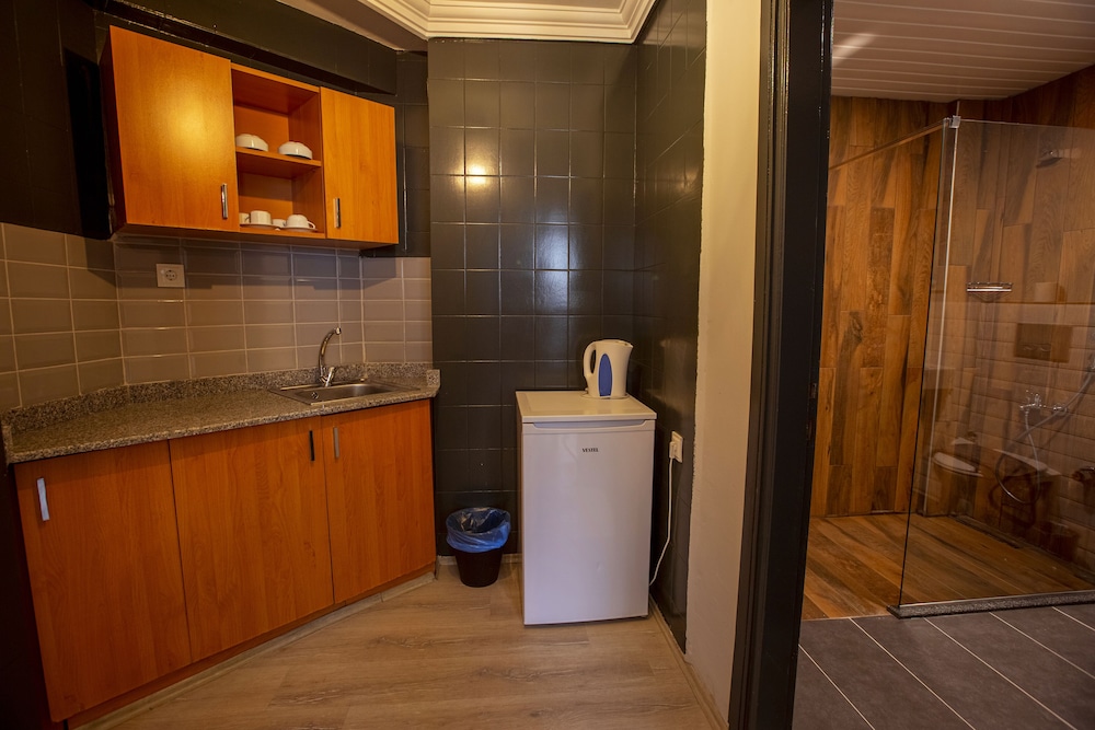 HMA Hotel & Suites — Hotel rooms in Alanya
