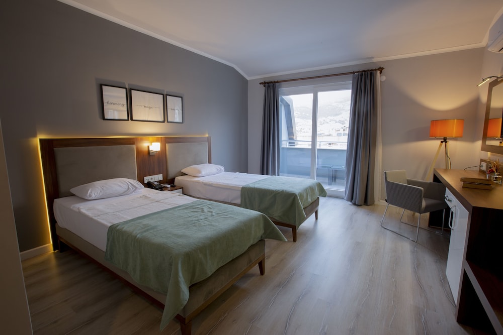 HMA Hotel & Suites — Hotel rooms in Alanya