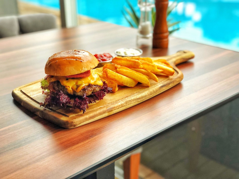 HMA Hotel & Suites — Restaurant & bars in Alanya