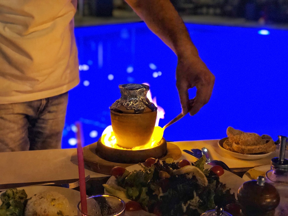 HMA Hotel & Suites — Restaurant & bars in Alanya
