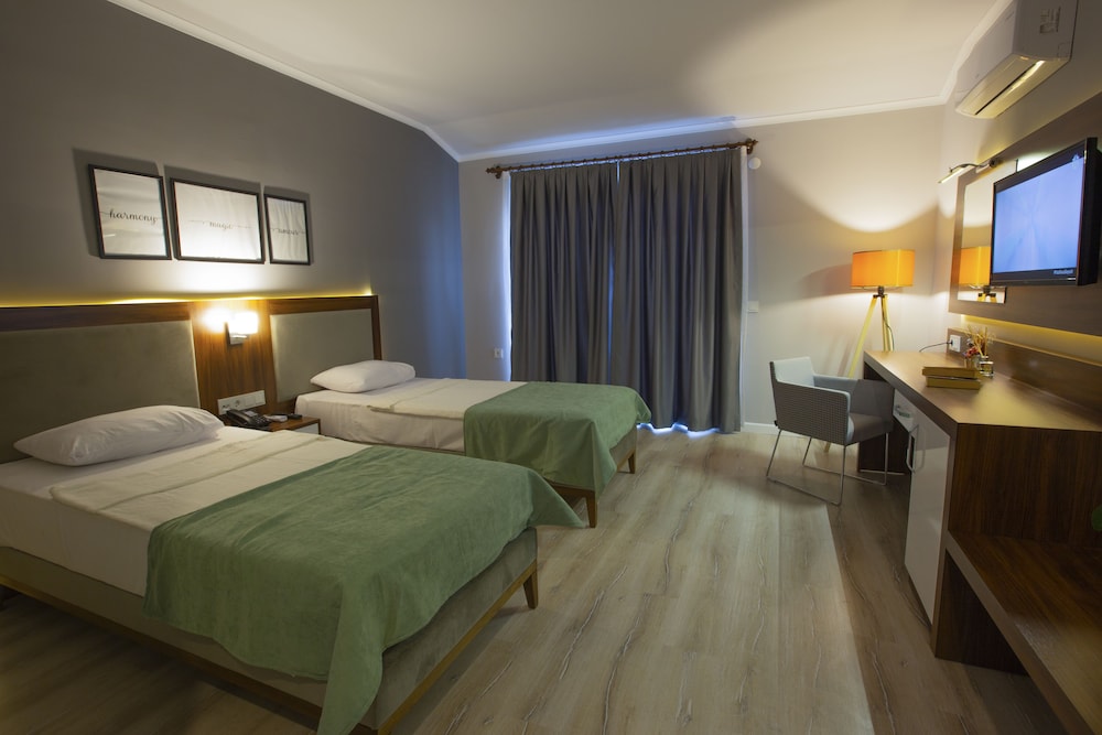 HMA Hotel & Suites — Hotel rooms in Alanya